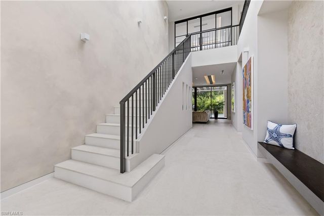 590 6th AVE N, Naples, FL 34102