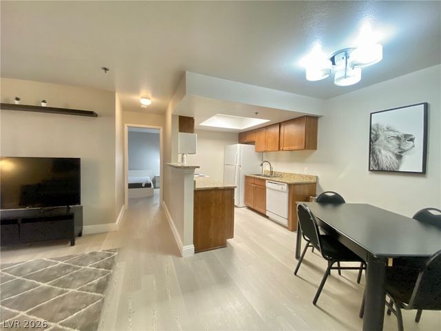 4200 South Valley View Boulevard 2100, Las Vegas, NV 89103