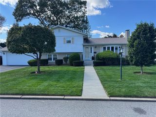 233 Summit Drive, Cranston, RI 02920
