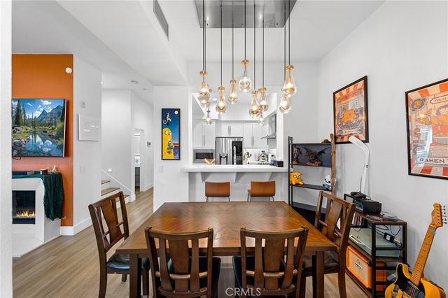 551 W Maple Ave, Orange, CA 92868