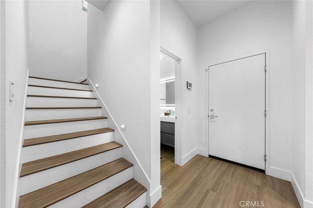 551 W Maple Ave, Orange, CA 92868