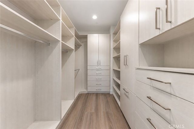 551 W Maple Ave, Orange, CA 92868