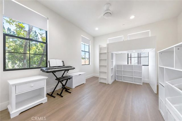551 W Maple Ave, Orange, CA 92868