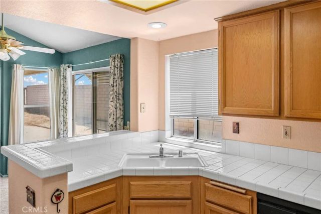 16383 Salinas, Victorville, CA 92394