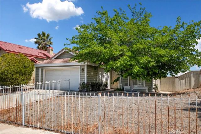 16383 Salinas, Victorville, CA 92394