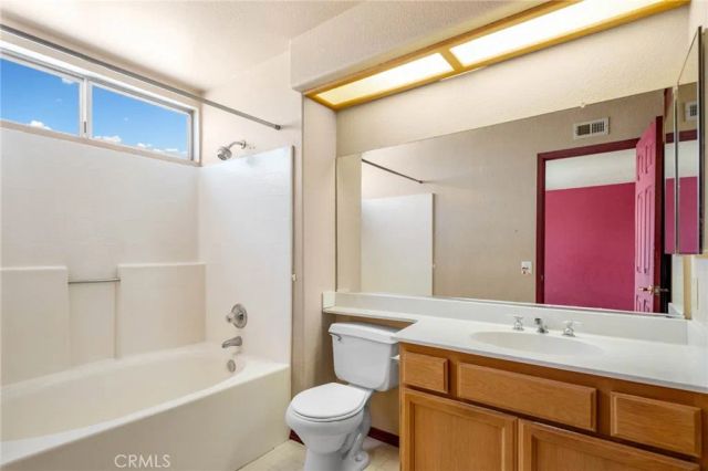 16383 Salinas, Victorville, CA 92394