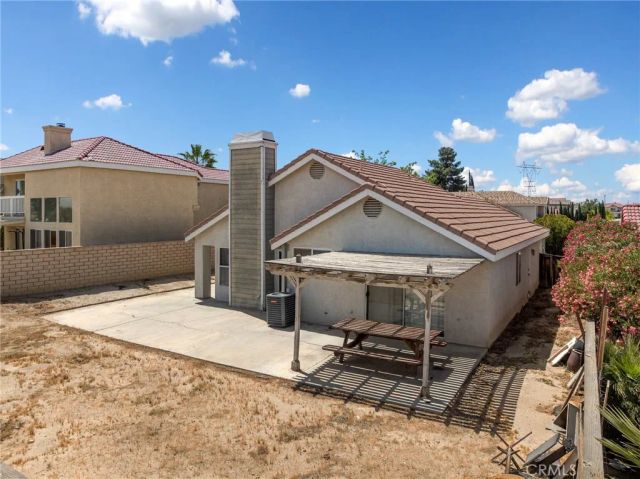 16383 Salinas, Victorville, CA 92394