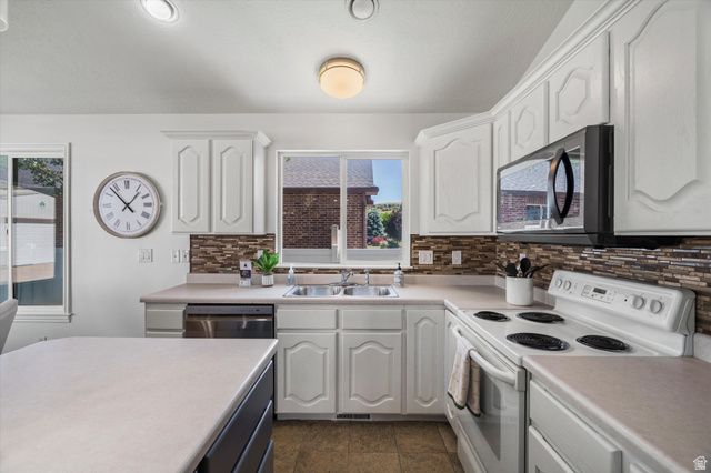 7830 S CEDAR LOOP DR, South Weber, UT 84405
