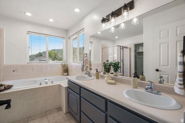 7830 S CEDAR LOOP DR, South Weber, UT 84405