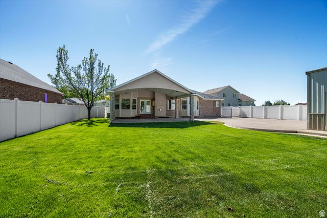 7830 S CEDAR LOOP DR, South Weber, UT 84405