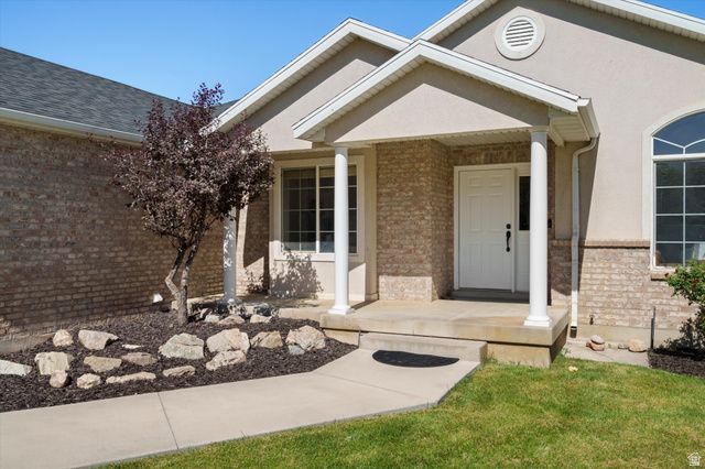7830 S CEDAR LOOP DR, South Weber, UT 84405