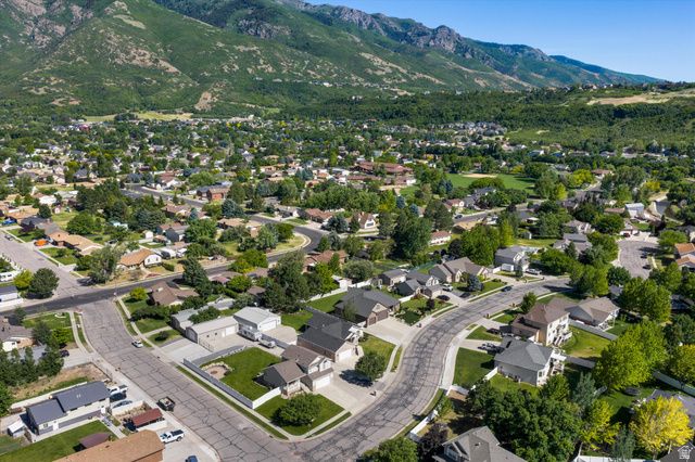 7830 S CEDAR LOOP DR, South Weber, UT 84405