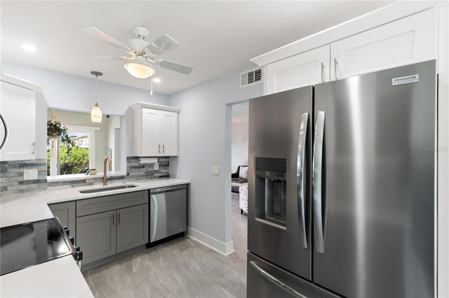 1 WINDRUSH BOULEVARD 63, Indian Rocks Beach, FL 33785