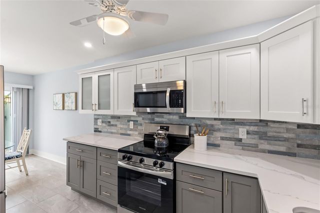 1 WINDRUSH BOULEVARD 63, Indian Rocks Beach, FL 33785