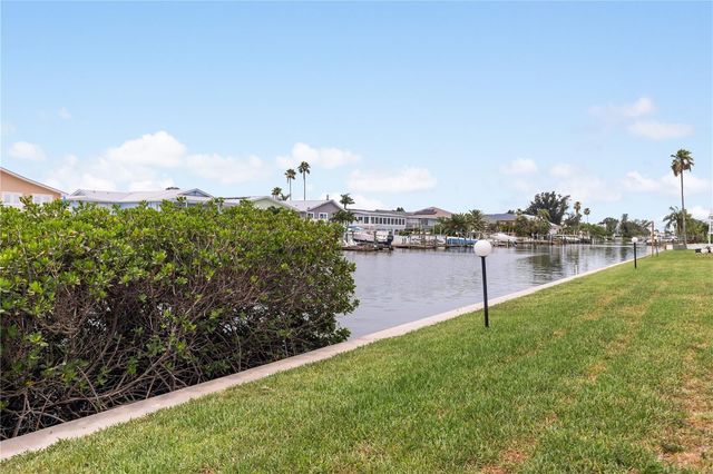 1 WINDRUSH BOULEVARD 63, Indian Rocks Beach, FL 33785