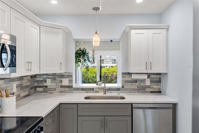1 WINDRUSH BOULEVARD 63, Indian Rocks Beach, FL 33785