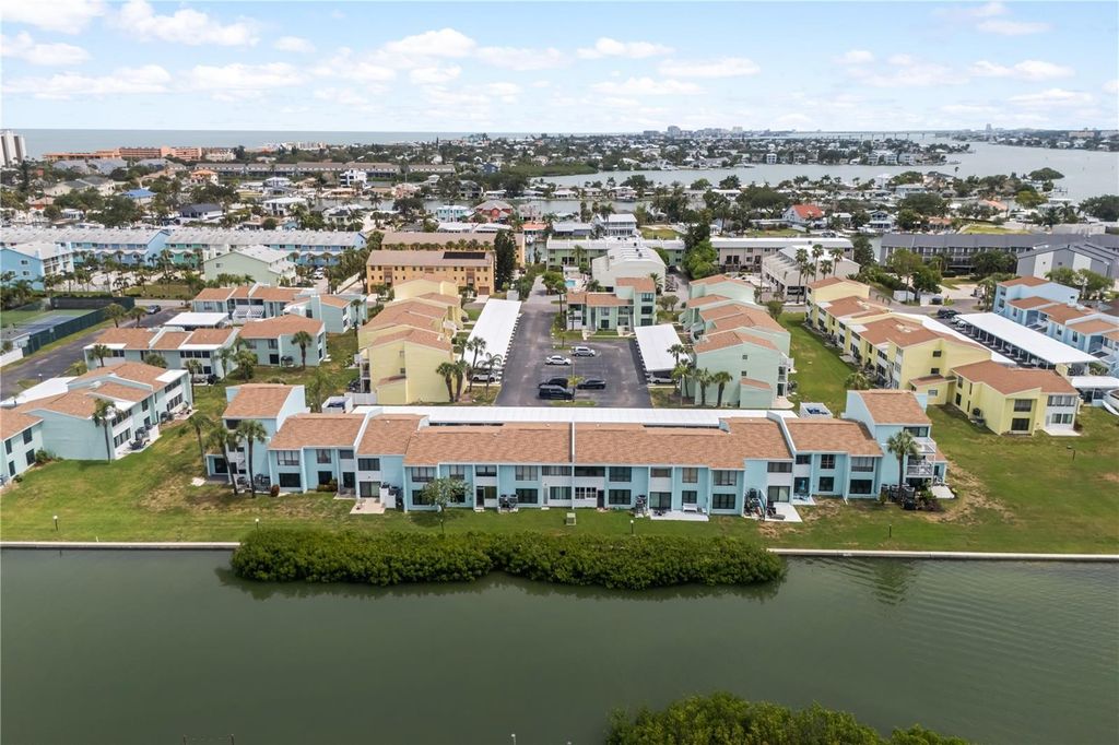 1 WINDRUSH BOULEVARD 63, Indian Rocks Beach, FL 33785