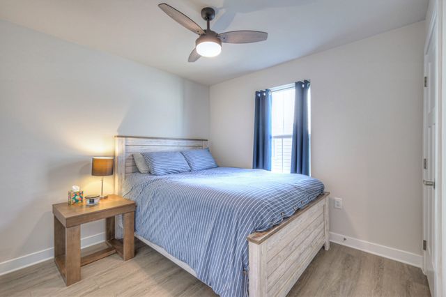 525 Streamview Dr, White House, TN 37188