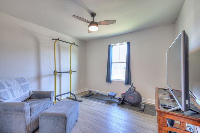 525 Streamview Dr, White House, TN 37188