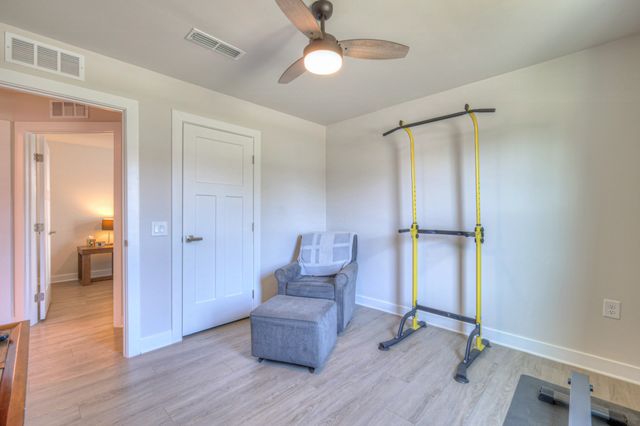 525 Streamview Dr, White House, TN 37188