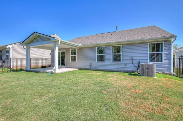 525 Streamview Dr, White House, TN 37188