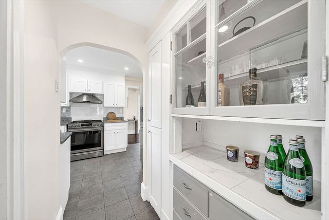 15 Noble St 15, Newton, MA 02465