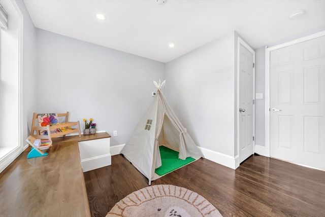 15 Noble St 15, Newton, MA 02465