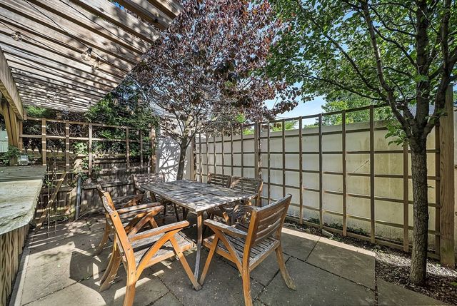 15 Noble St 15, Newton, MA 02465