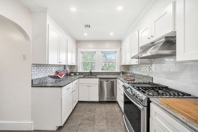 15 Noble St 15, Newton, MA 02465