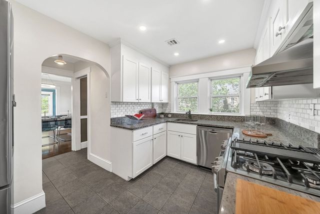 15 Noble St 15, Newton, MA 02465
