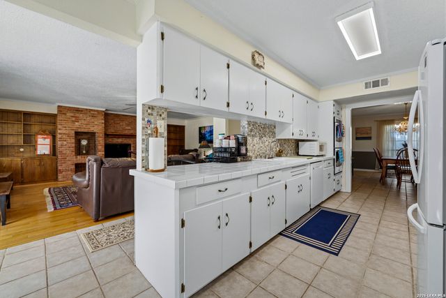 2212 FM 466, Seguin, TX 78155