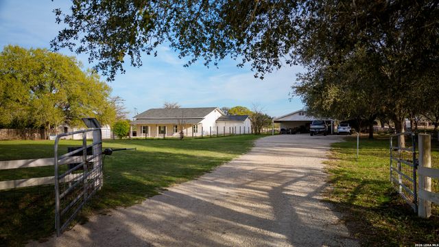 2212 FM 466, Seguin, TX 78155