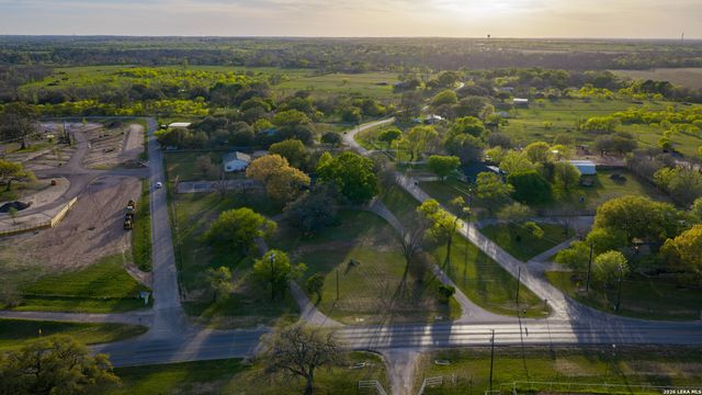 2212 FM 466, Seguin, TX 78155