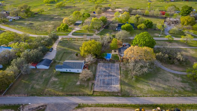 2212 FM 466, Seguin, TX 78155