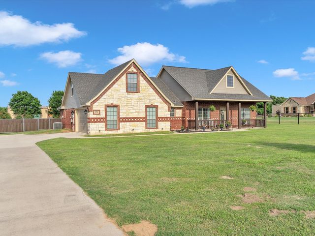 156 Amanda Lane, Reno, TX 76082