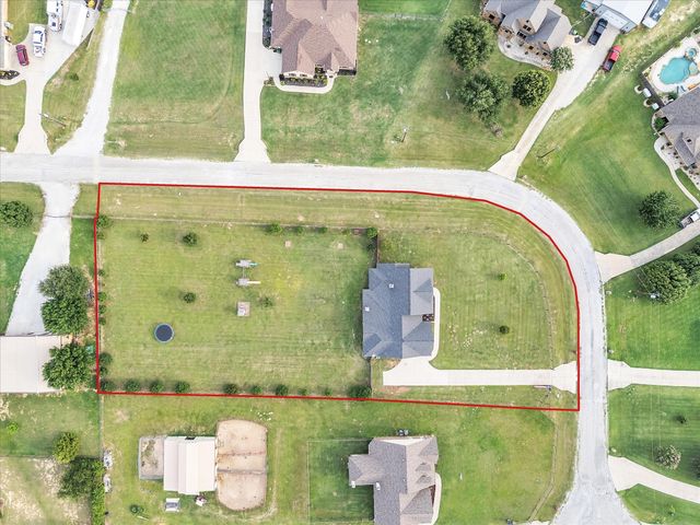 156 Amanda Lane, Reno, TX 76082