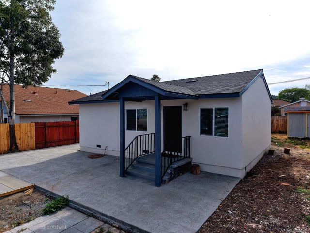 8836 Valencia St, Spring Valley, CA 91977