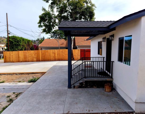 8836 Valencia St, Spring Valley, CA 91977