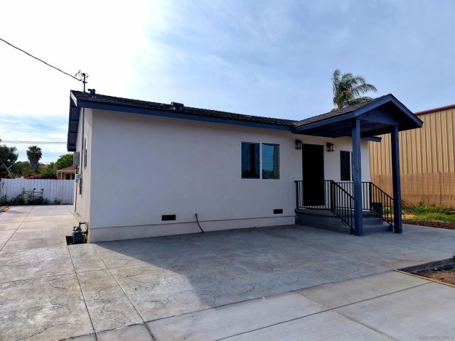 8836 Valencia St, Spring Valley, CA 91977