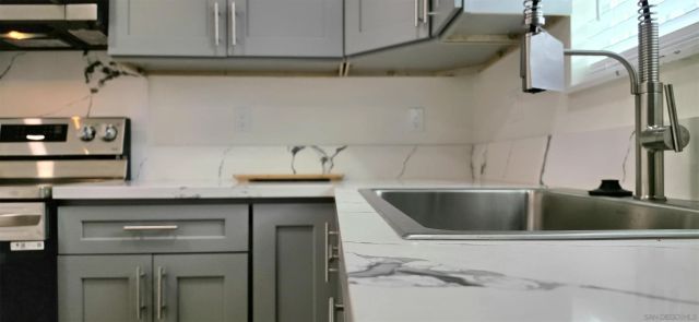 8836 Valencia St, Spring Valley, CA 91977