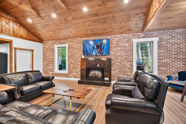 825829 Willow Brook Way, Gatlinburg, TN 37738