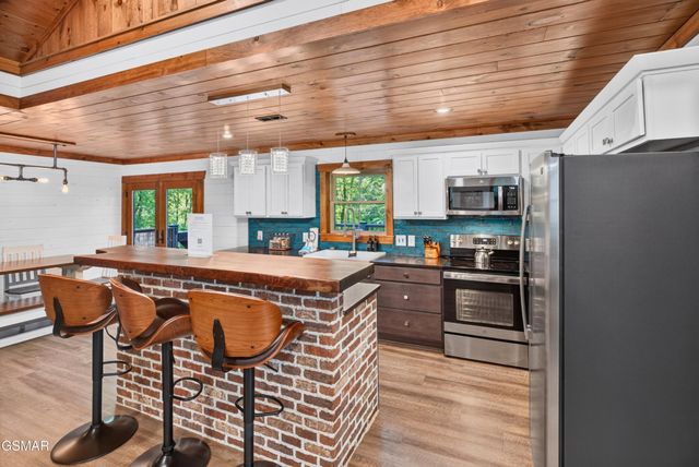 825829 Willow Brook Way, Gatlinburg, TN 37738