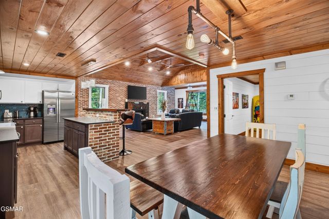 825829 Willow Brook Way, Gatlinburg, TN 37738