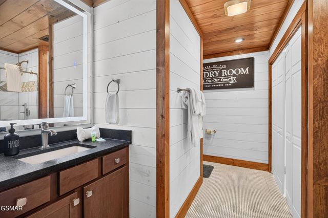 825829 Willow Brook Way, Gatlinburg, TN 37738