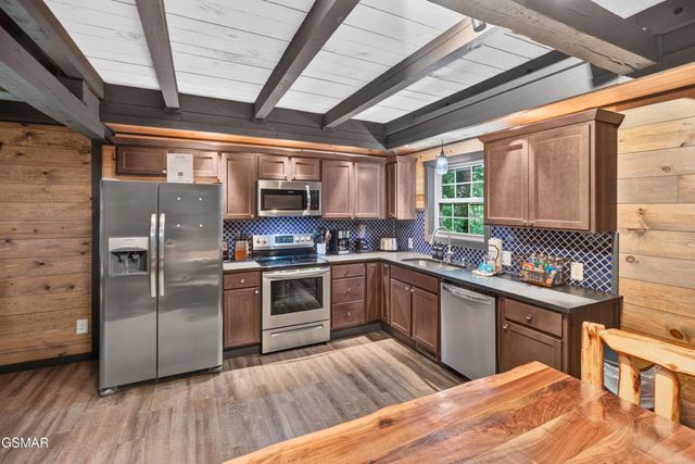 825829 Willow Brook Way, Gatlinburg, TN 37738