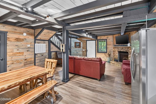 825829 Willow Brook Way, Gatlinburg, TN 37738