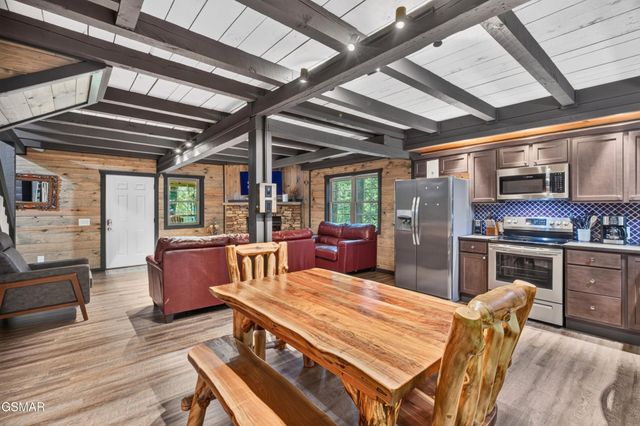 825829 Willow Brook Way, Gatlinburg, TN 37738