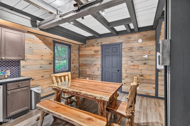 825829 Willow Brook Way, Gatlinburg, TN 37738