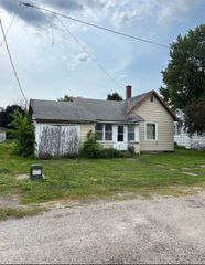 835 Howard Avenue, Marengo, IA 52301