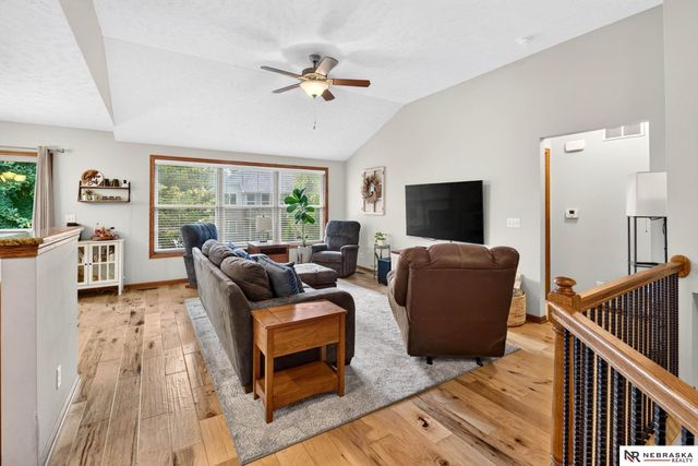 19105 Ohio Street, Omaha, NE 68022